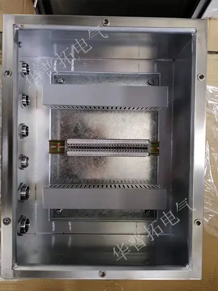 Pressurized explosion-proof box2
